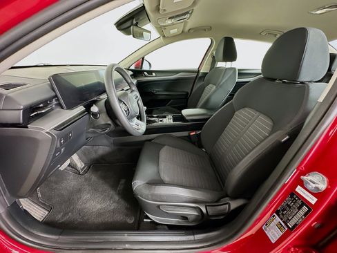 Used 2025 Kia K5 LXS image 13