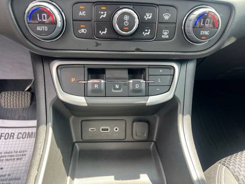 Used 2023 GMC Terrain SLE w/ Driver Convenience Package FWD image 29
