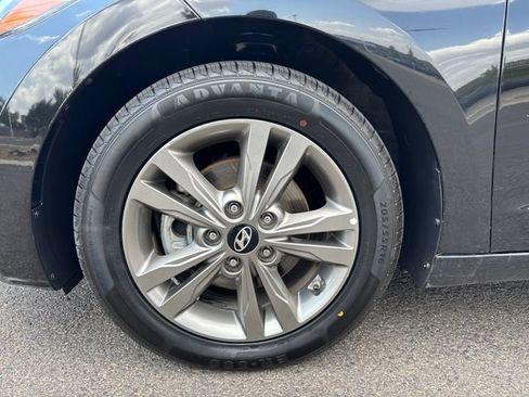 Used 2017 Hyundai Elantra SE FWD image 10
