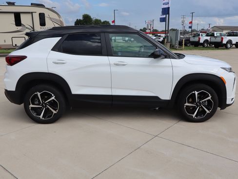 Used 2023 Chevrolet TrailBlazer RS w/ Convenience Package AWD/4WD image 4