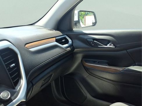 Used 2020 GMC Acadia SLE w/ Driver Convenience Package FWD image 21