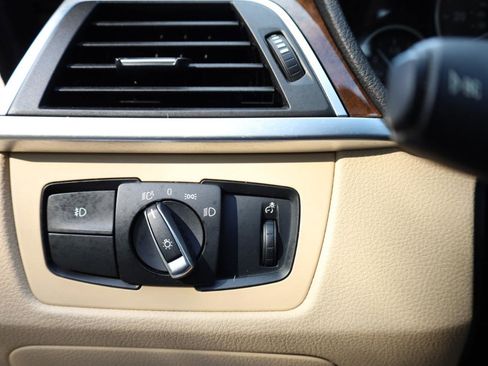 Used 2017 BMW 330i Gran Turismo xDrive image 38