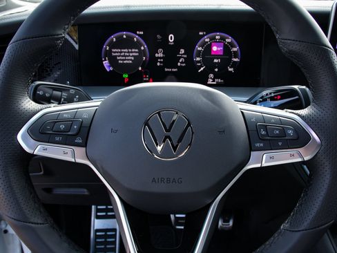 New 2026 Volkswagen Tiguan SE R-Line FWD image 15