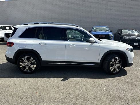 Used 2024 Mercedes-Benz EQB 250+ image 3