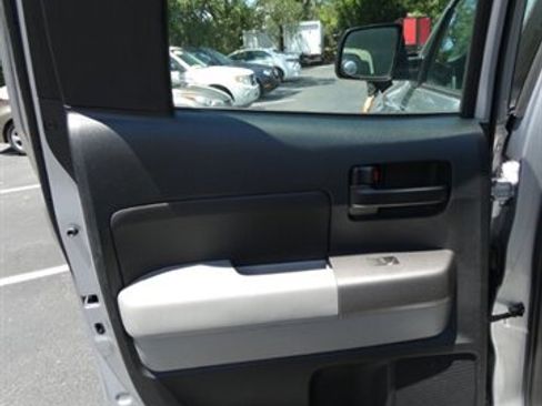 Used 2011 Toyota Tundra 2WD Double Cab image 38