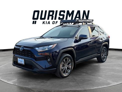 Used 2022 Toyota RAV4 XLE Premium AWD/4WD image 3
