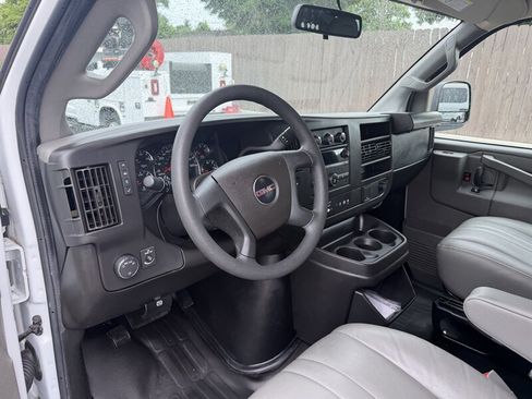 Used 2022 GMC Savana 2500 w/ Chrome Appearance Package RWD image 20