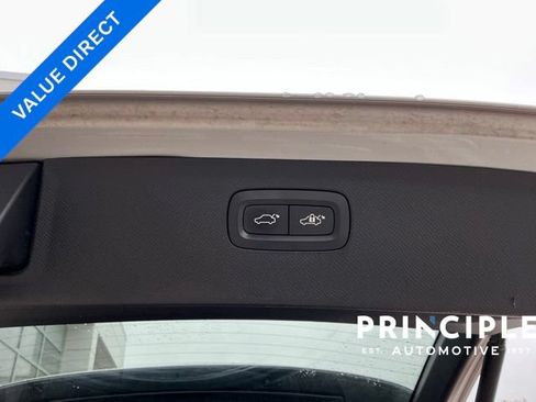 Used 2019 Volvo XC90 T6 Momentum w/ Protection Package Premier AWD/4WD image 12