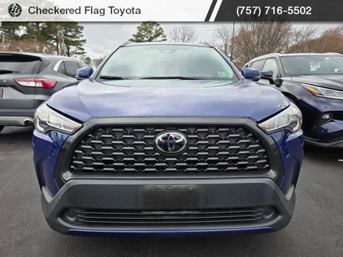 Used 2023 Toyota Corolla Cross LE image 2