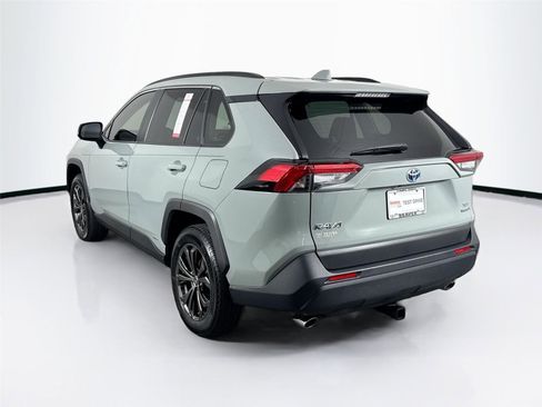 Certified 2022 Toyota RAV4 XLE Premium AWD/4WD image 11