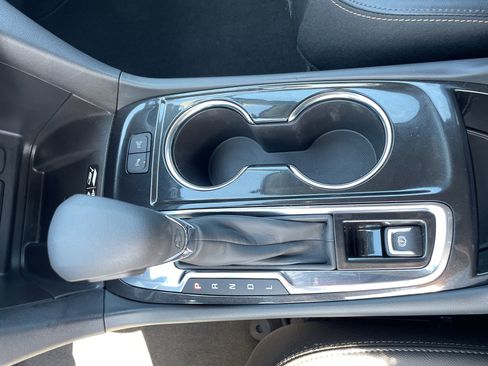 Used 2024 Chevrolet Equinox Premier image 35