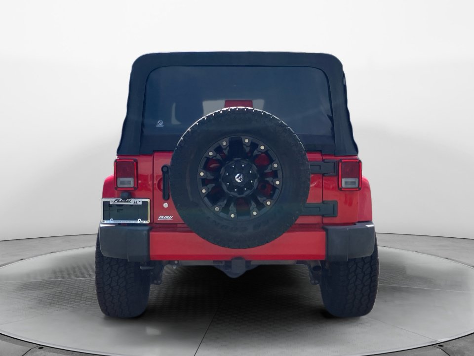 Used 2016 Jeep Wrangler Unlimited Sahara w/ Connectivity Group AWD/4WD image 18