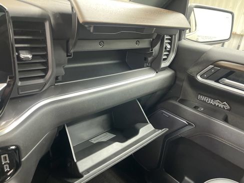 Used 2025 Chevrolet Silverado 1500 High Country w/ Technology Package AWD/4WD image 28