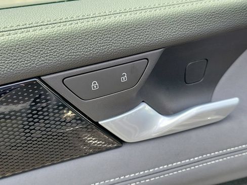 Certified 2026 Volkswagen Tiguan SE FWD image 18