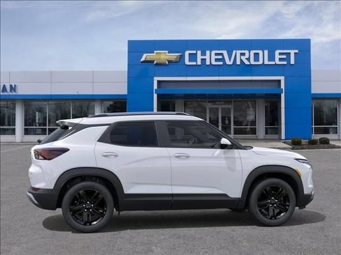 New 2026 Chevrolet TrailBlazer LT w/ Convenience Package FWD image 5