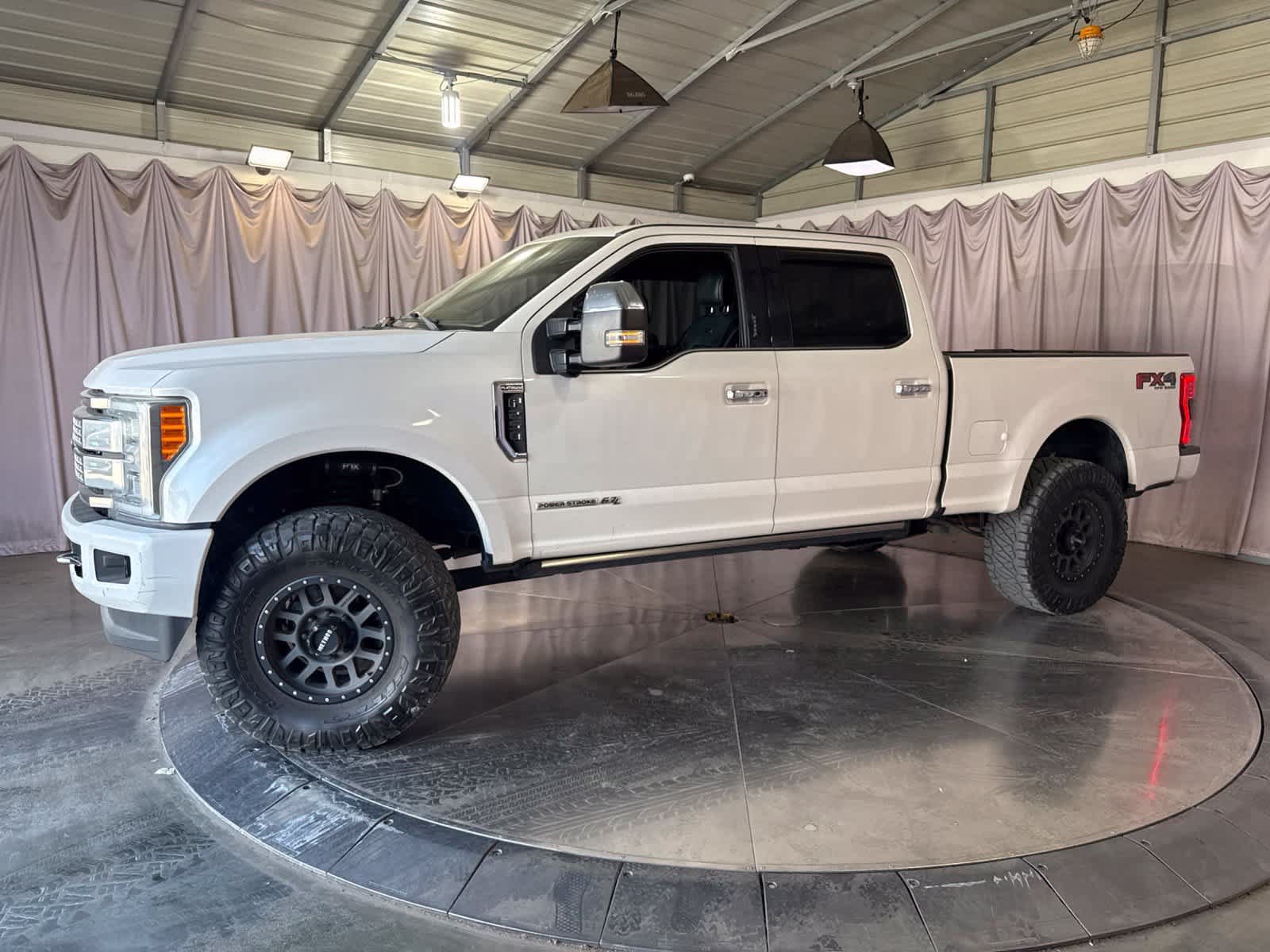 Used 2017 Ford F250 Platinum w/ Platinum Ultimate Package AWD/4WD image 6