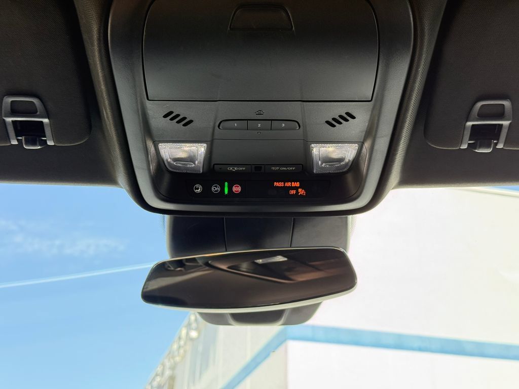 Used 2024 Cadillac XT4 Premium Luxury FWD image 22