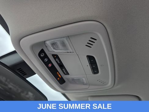 Used 2018 Chevrolet Traverse LT FWD image 30