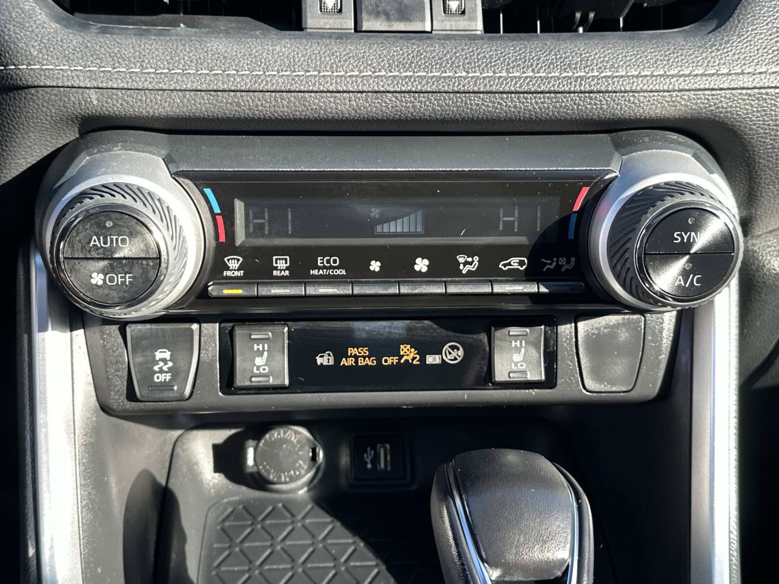 Used 2024 Toyota RAV4 XLE Premium w/ Weather Package AWD/4WD image 33