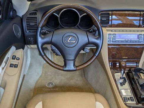 Used 2008 Lexus SC 430 Convertible image 16