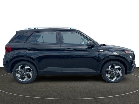 New 2025 Hyundai Venue SEL image 7