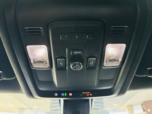 Used 2021 Chevrolet Tahoe Premier AWD/4WD image 50