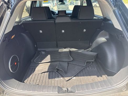 Used 2022 Toyota Corolla Cross LE w/ Moonroof Package FWD image 11