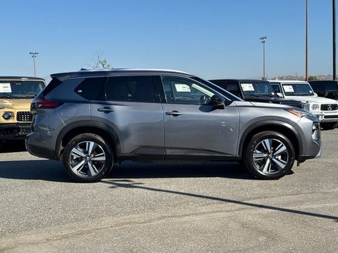 Used 2026 Nissan Rogue SL FWD image 6