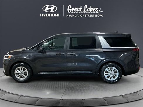 Used 2024 Kia Carnival LX image 2