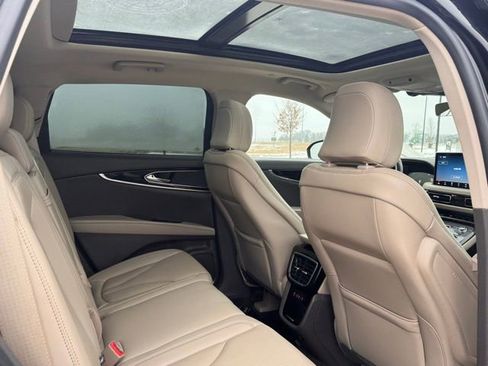 Used 2023 Lincoln Nautilus Reserve w/ Monochromatic Package image 27