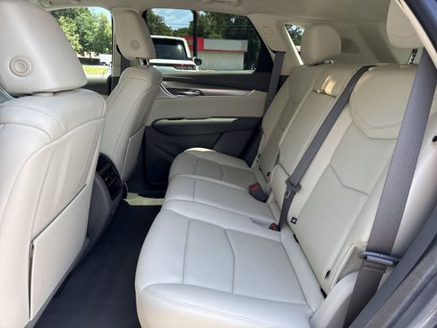 Used 2021 Cadillac XT5 Premium Luxury FWD image 10