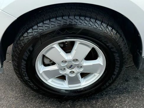 Used 2011 Ford Escape XLT image 11