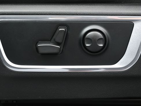 Used 2022 RAM 1500 Laramie w/ Sport Appearance Package image 10