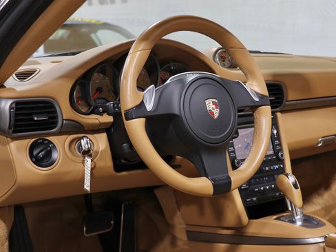 Used 2011 Porsche 911 Cabriolet image 24