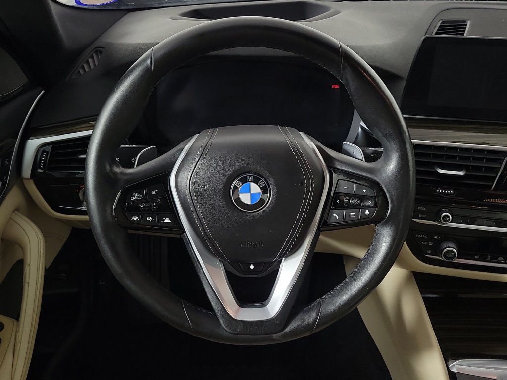 Used 2020 BMW 530i xDrive w/ Premium Package AWD/4WD image 13