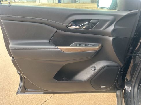 Used 2023 GMC Acadia SLE w/ Driver Convenience Package image 13