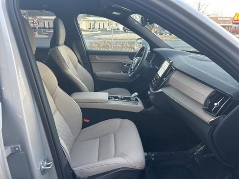 Used 2025 Volvo XC90 B5 Plus image 15