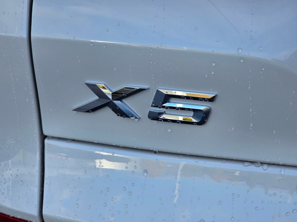 Used 2026 BMW X5 xDrive40i w/ M Sport Package AWD/4WD image 32