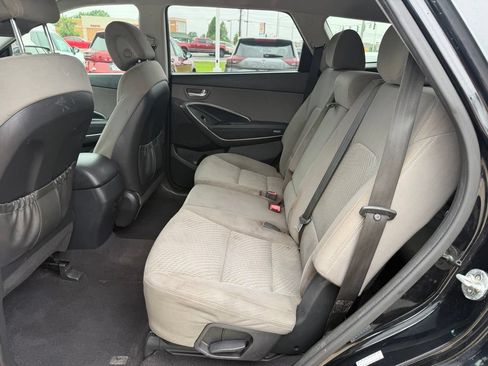 Used 2017 Hyundai Santa Fe SE FWD image 14