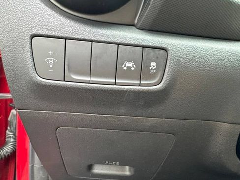 Used 2021 Hyundai Kona SE AWD/4WD image 13