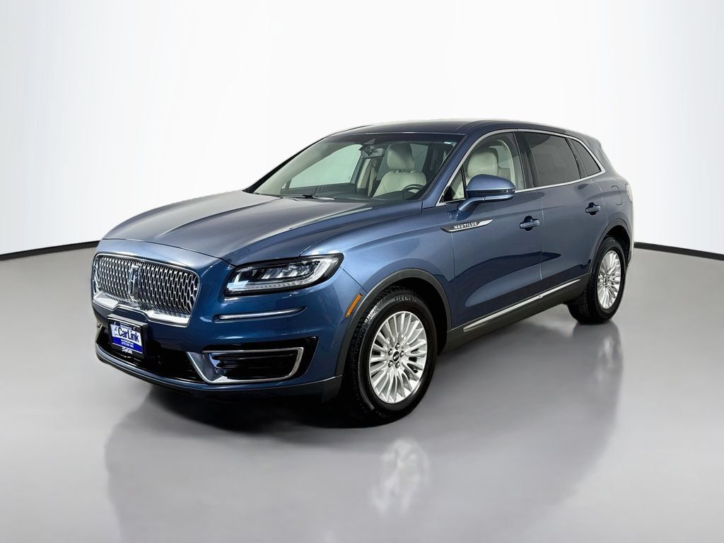 Used 2019 Lincoln Nautilus Premier AWD/4WD image 3