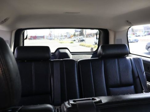 Used 2014 Chevrolet Suburban LT image 23