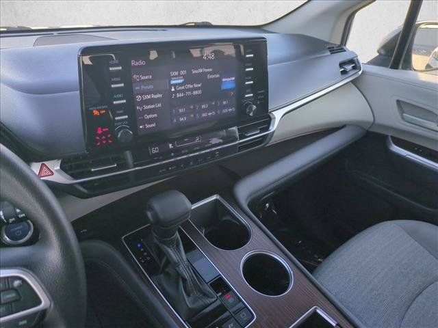 Used 2021 Toyota Sienna LE FWD image 14