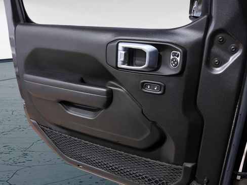 Used 2023 Jeep Gladiator Willys image 24