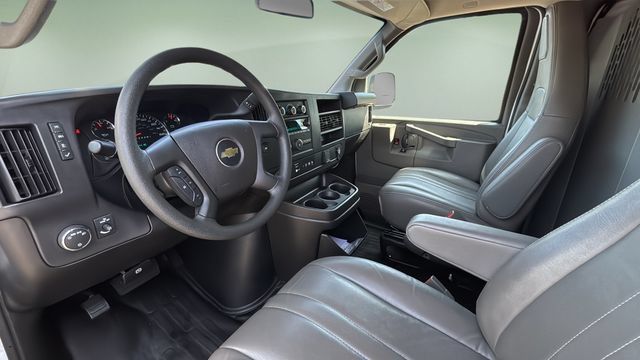 Used 2025 Chevrolet Express 2500 w/ Driver Convenience Package RWD image 17
