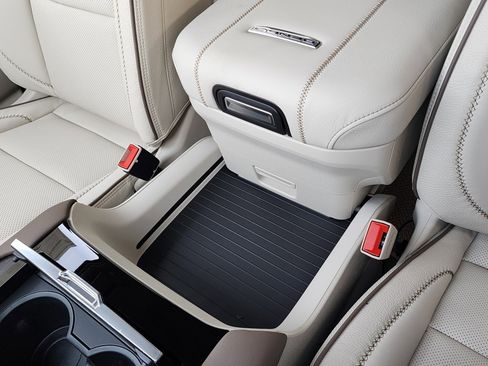 New 2026 GMC Yukon XL Denali image 38