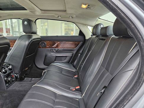 Used 2015 Jaguar XJ L Portfolio image 36