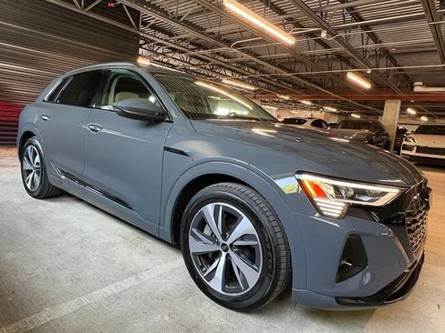 Used 2024 Audi Q8 e-tron Premium AWD/4WD image 12