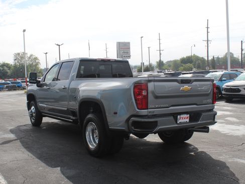 New 2026 Chevrolet Silverado 3500 High Country w/ Technology Package AWD/4WD image 9