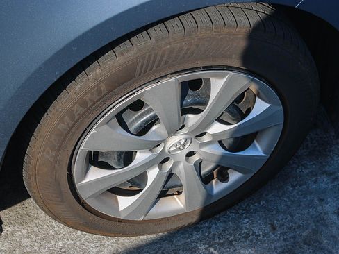 Used 2024 Toyota Corolla LE FWD image 17